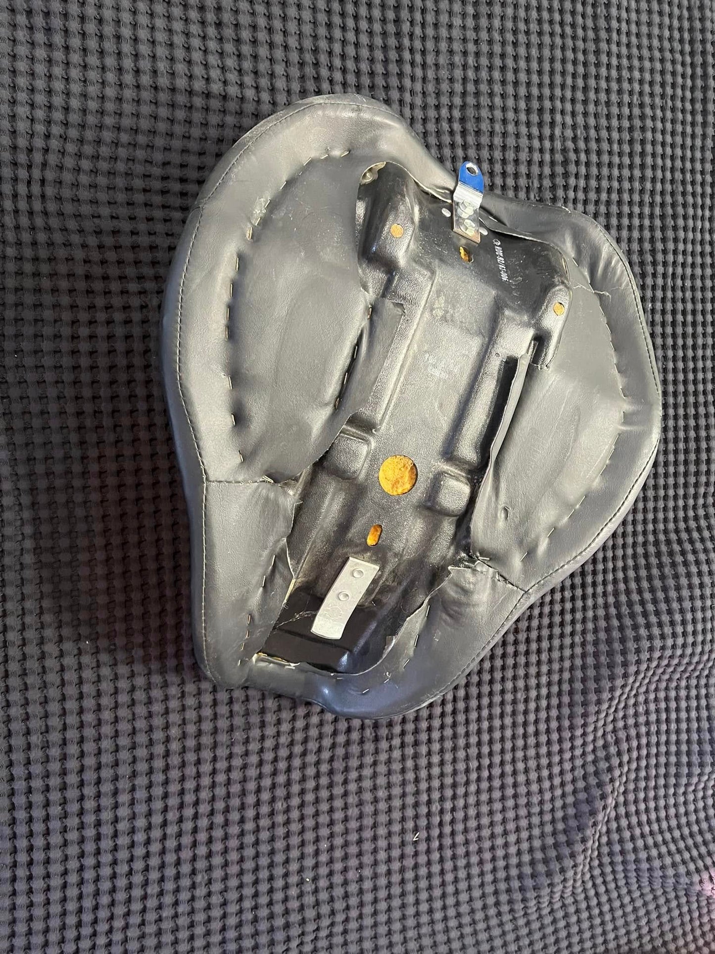 USED HARLEY DYNA OEM SOLO SEAT 1996-2003 FXD MODELS - The Speed Shop Canada