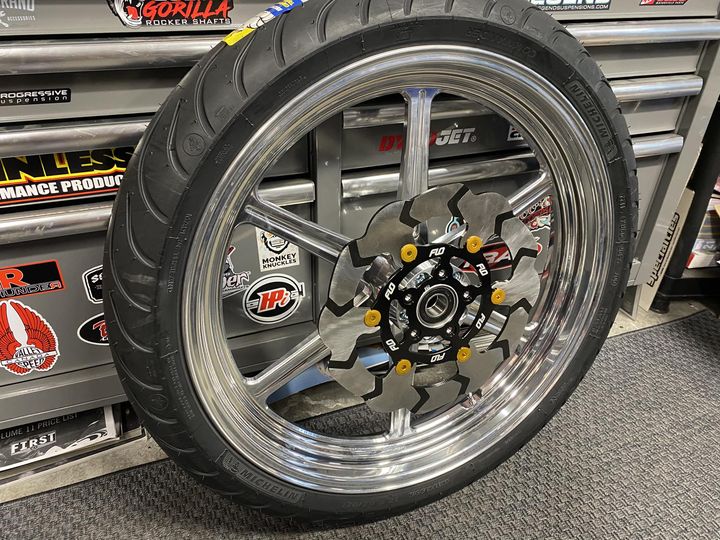 21X3.5" POLISHED 6 SPOKE BILLET WHEEL C/W TIRE HARLEY DAVIDSON BAGGERS - The Speed Shop Canada