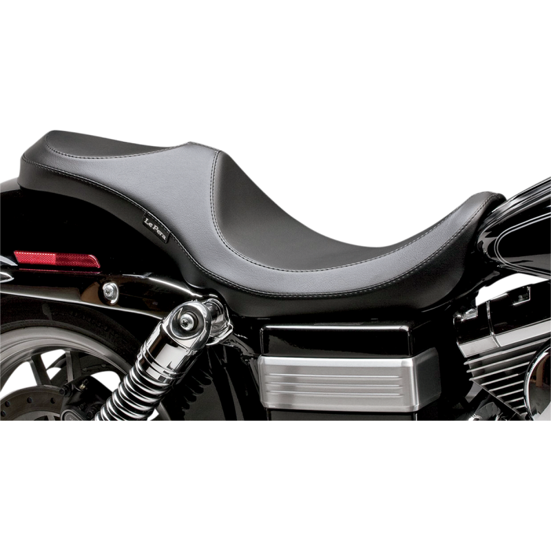 LEPARA VILLAIN 2 UP SEAT SMOOTH HARLEY DAVIDSON DYNA 06-17 - The Speed Shop Canada
