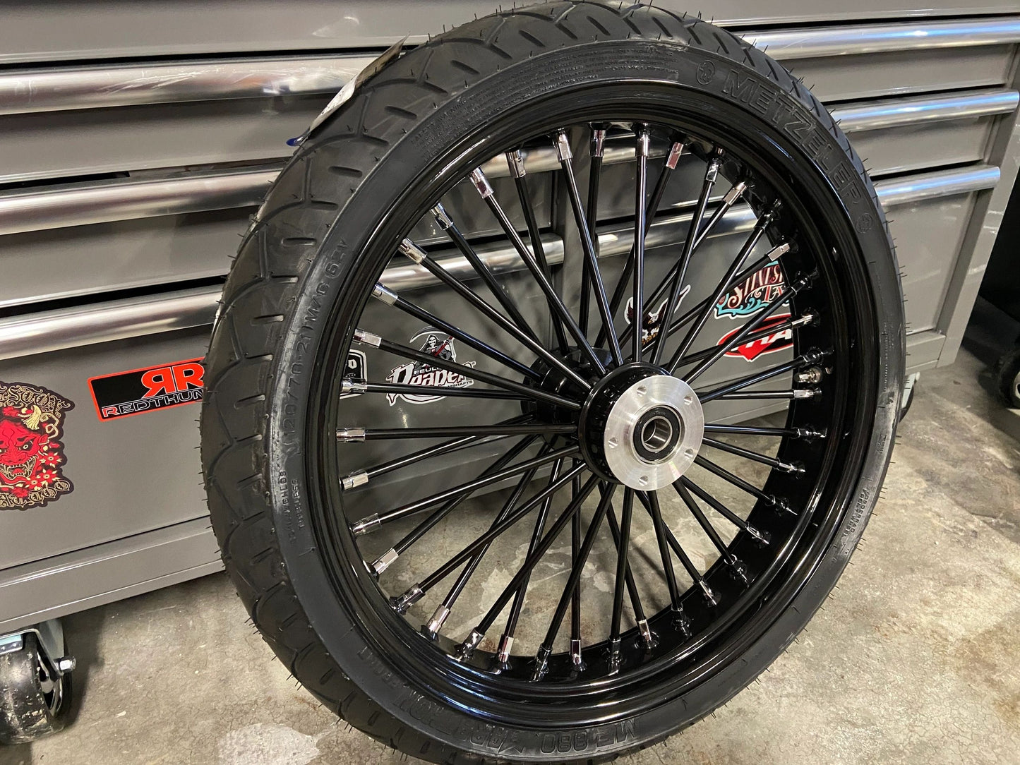BIG SPOKE FRONT WHEEL/TIRE PACKAGE BLACK 21X3.5" HARLEY BAGGER MODELS 00-08 - The Speed Shop Canada