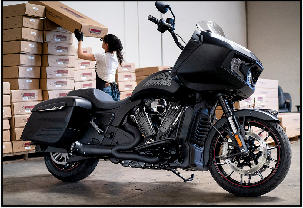 FREEDOM EXHAUST 2:1 BLACK SHORTY TURNOUT 20+ INDIAN CHALLENGER - The Speed Shop Canada