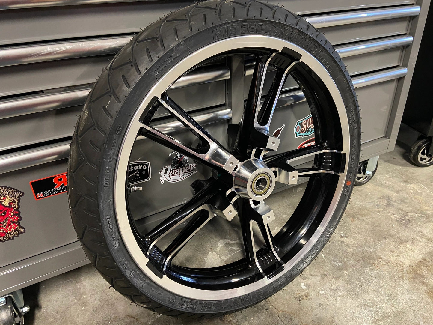 ENFORCER 21X3.5" FRONT WHEEL/TIRE PACKAGE HARLEY DAVIDSON BAGGERS 00-25 - The Speed Shop Canada