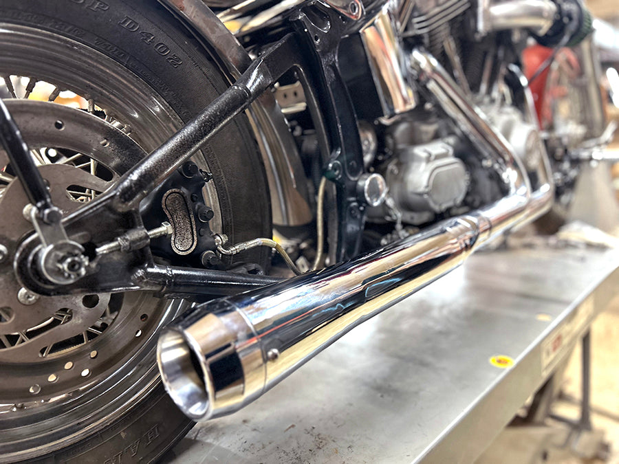 V-Twin Wyatt Gatling Holeshot chrome exhaust set for motorcycles