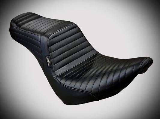 LEPARA TAILWHIP SEAT BLACK PLEATED 18-25 HARLEY DAVIDSON SOFTAIL FXLR/S/ST